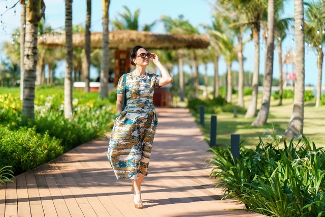 NSND Lê Khanh chọn Venezia Beach thành điểm đến cho gia đình đa thế hệ - Ảnh 1.