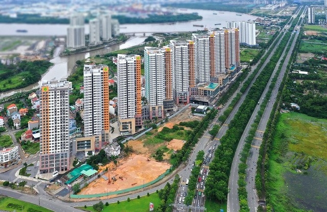 Thiếu vốn: Doanh nghiệp bất động sản rơi vào trạng thái “ngủ đông”, nhà đầu tư chật vật bán “hàng ngộp” - Ảnh 2.