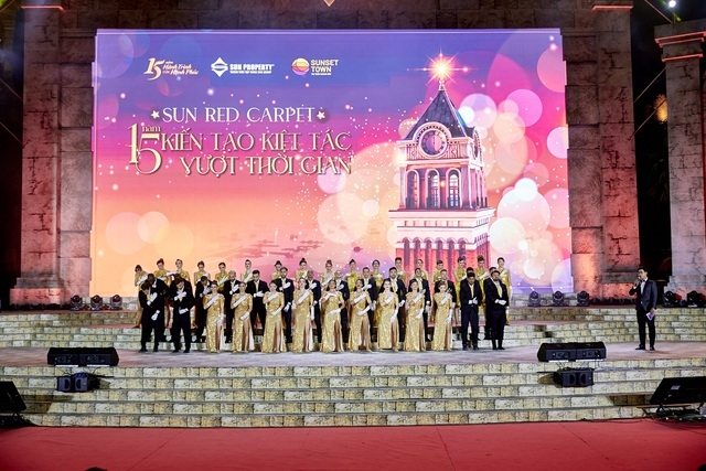 Sun Red Carpet – Xúc cảm bùng nổ về 15 năm Sun Group - Ảnh 2.