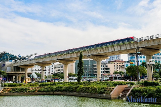 8 đoàn tàu metro Nhổn - ga Hà Nội vận hành thử trong môi trường hạn chế - Ảnh 7.