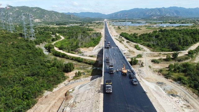 Những công trình giao thông trọng điểm không về đích năm 2022, tiếp tục chờ sang năm 2023 - Ảnh 3.