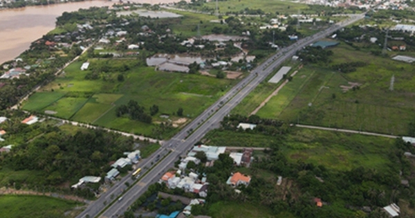 Đấu giá hàng trăm khu đất công