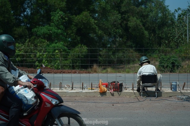 Cận cảnh cao tốc Bộ trưởng Giao thông từng nhắc báo cáo rất ổn nhưng hiện trường thì không - Ảnh 21.