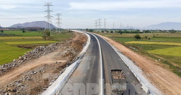 Cao tốc Vĩnh Hảo - Phan Thiết sắp xong vẫn "mòn mỏi" chờ đất đắp nền