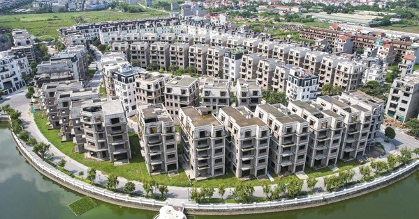 Ảnh: Hàng trăm căn biệt thự “triệu đô” bị bỏ hoang tại khu đô thị ở Hà Nội